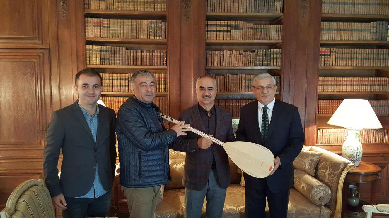 Geleneksel Sivas Müziği UNESCO Yolunda Paris’te