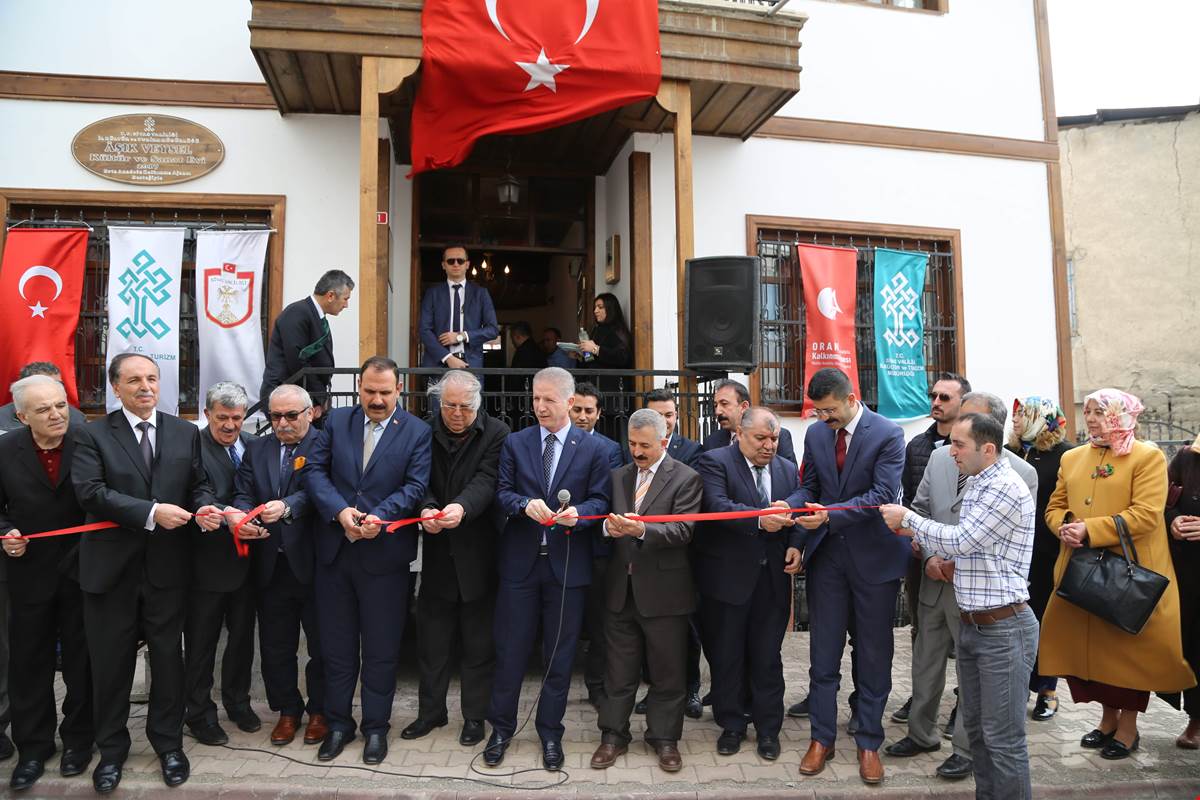 Âşık Veysel Kültür ve Sanat Evi Açıldı